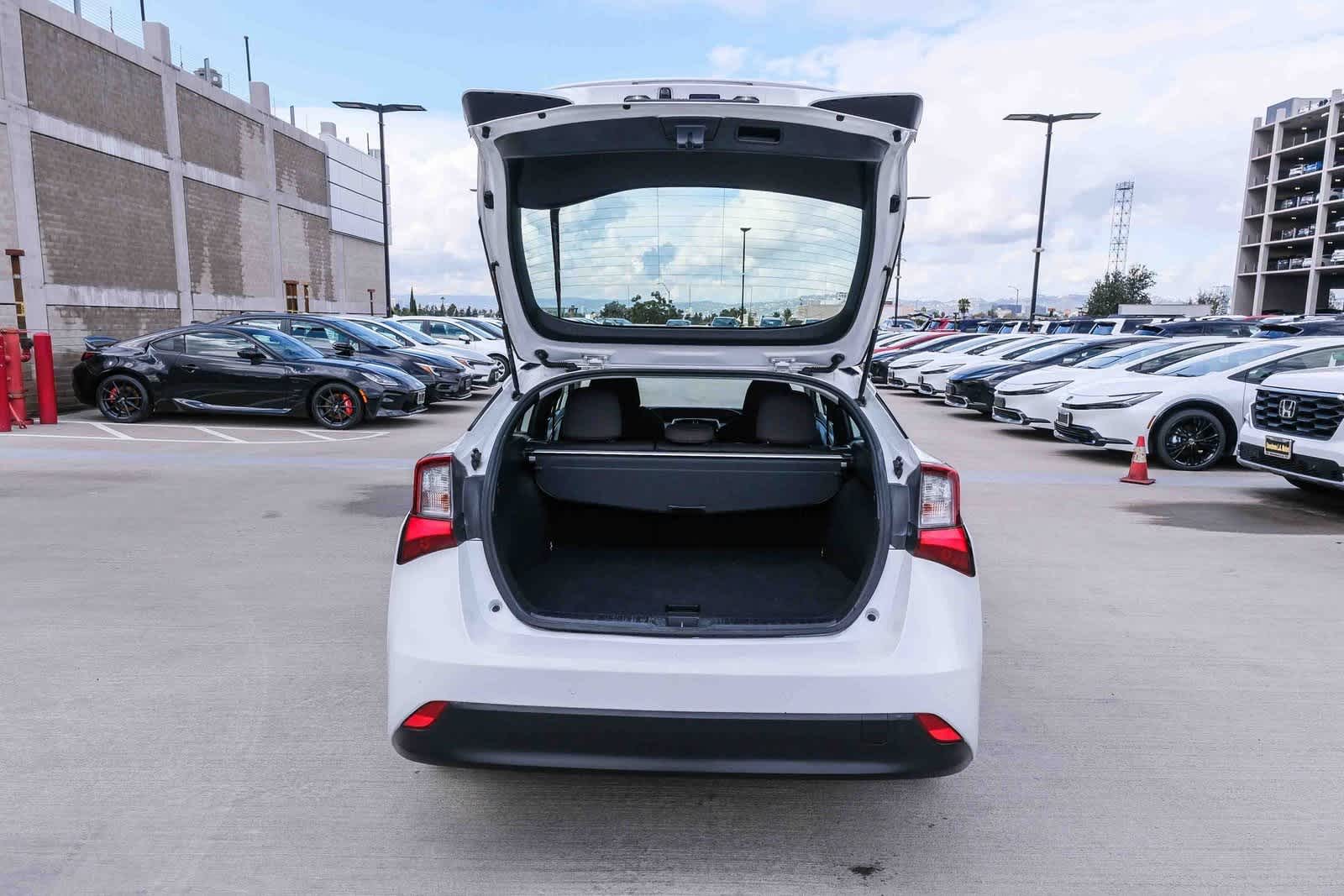 Thumbnail: 2021 Toyota Prius - 27