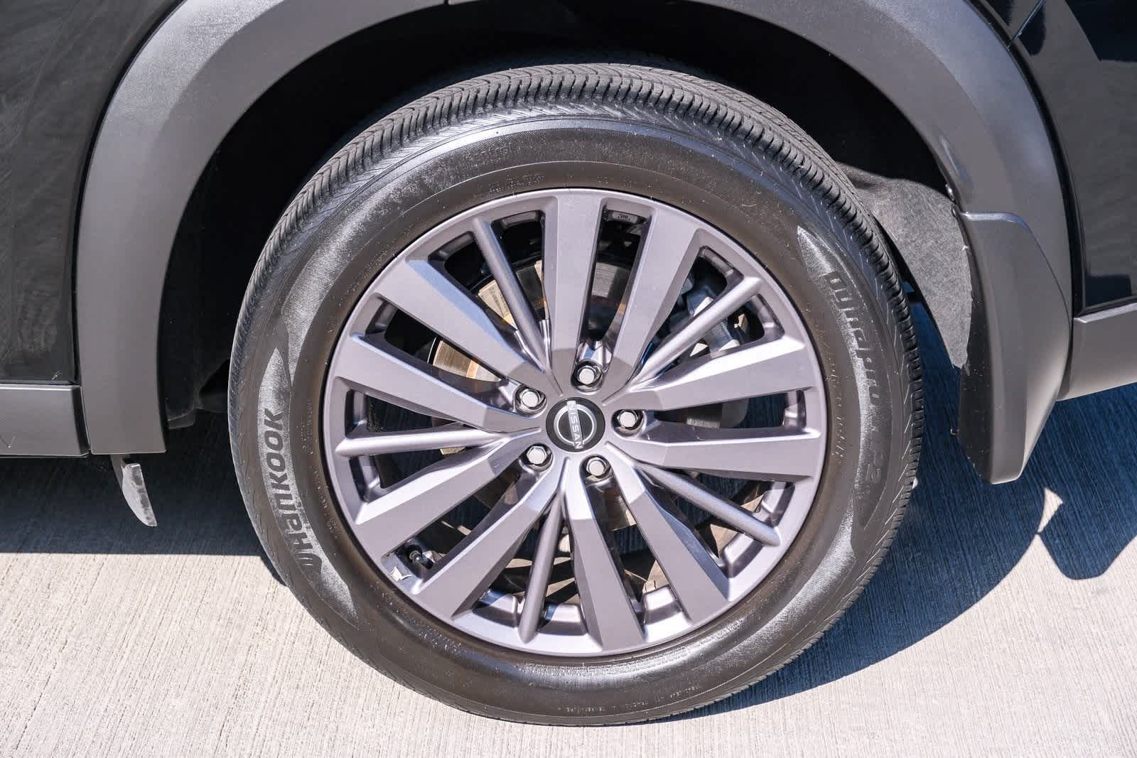 Thumbnail: 2022 Nissan Pathfinder - 9