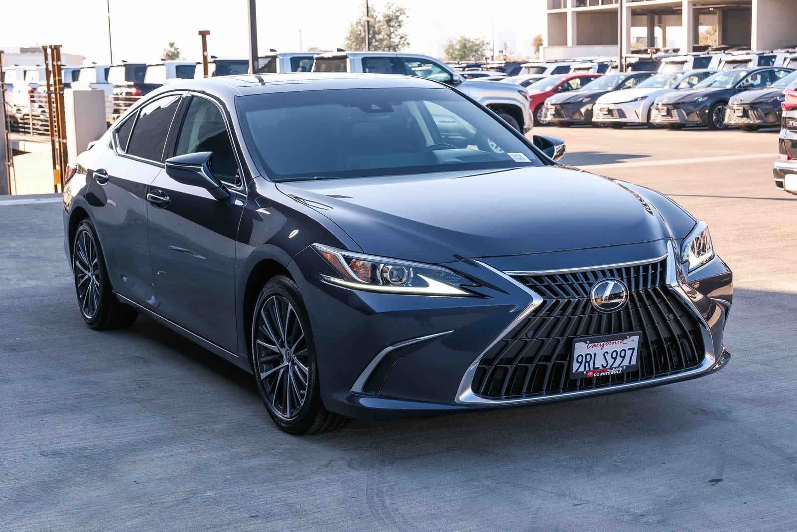 Thumbnail: 2025 Lexus ES - 2