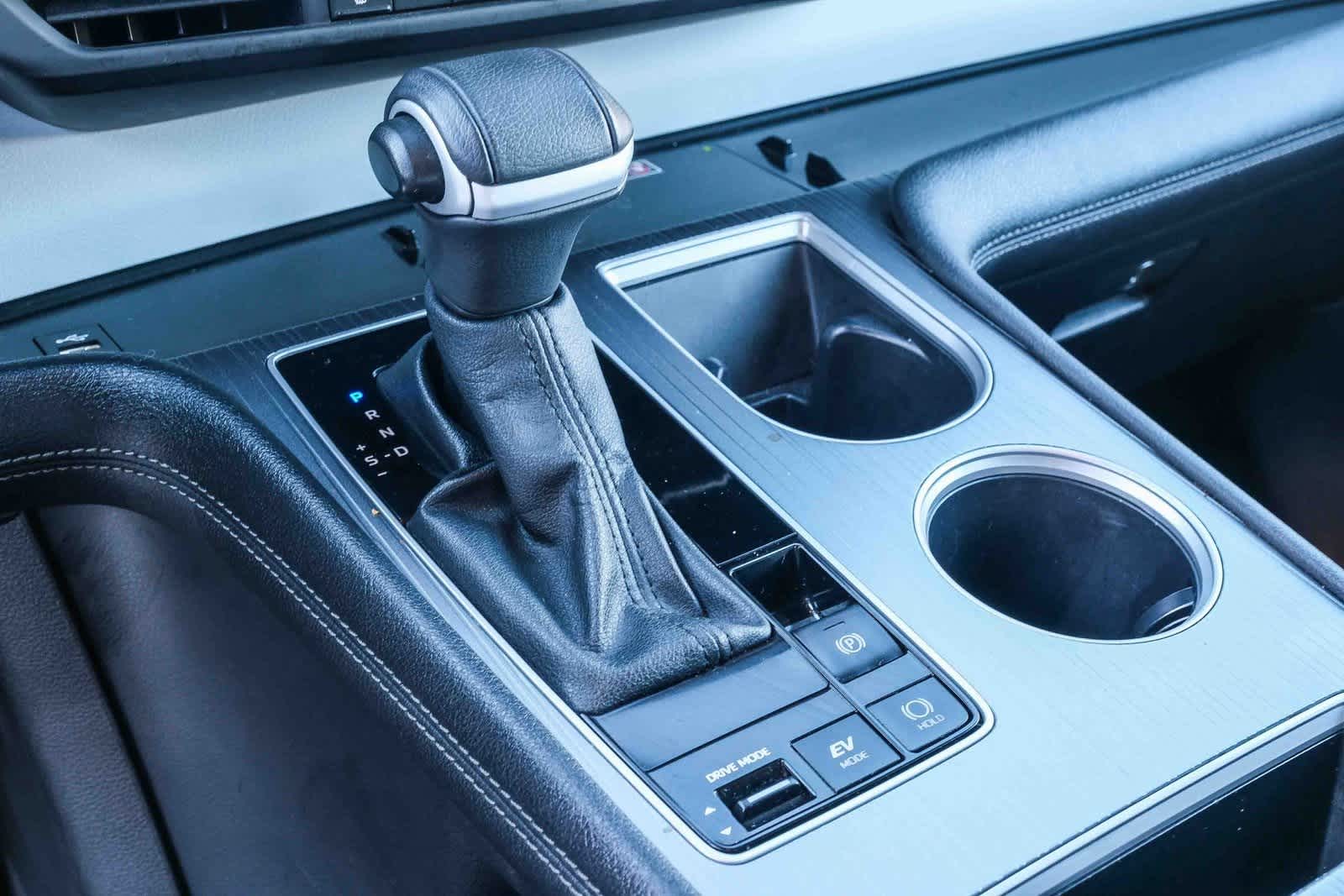 Thumbnail: 2025 Toyota Sienna - 22