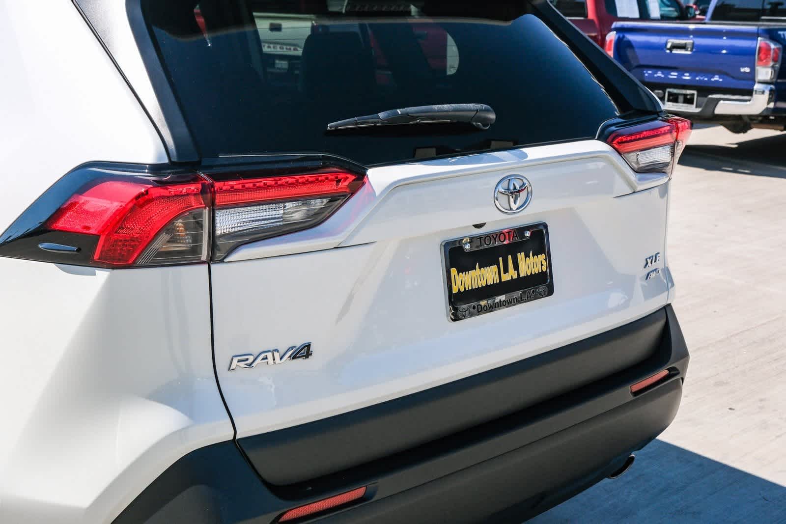 Thumbnail: 2021 Toyota RAV4 - 8