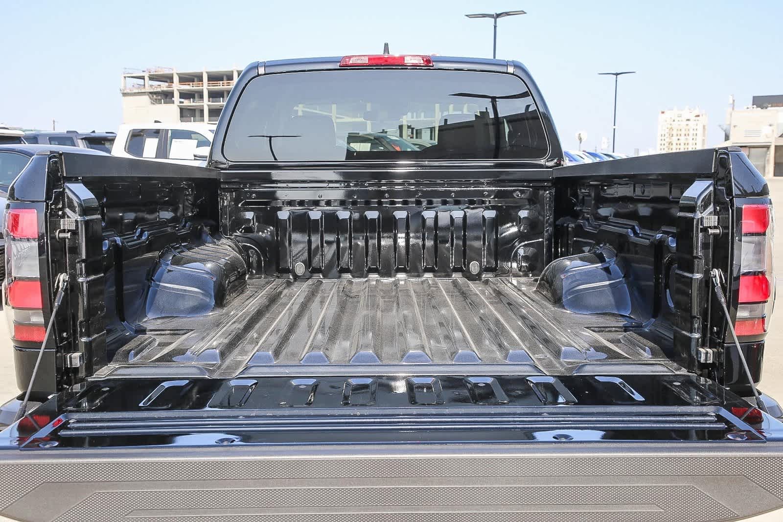 Thumbnail: 2024 Nissan Frontier - 25