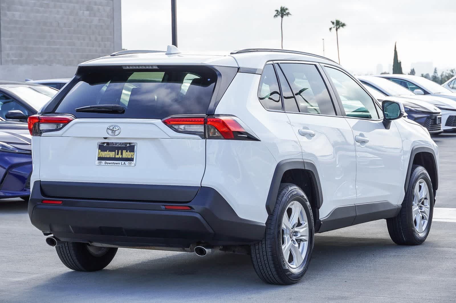 2021 Toyota RAV4 XLE 4