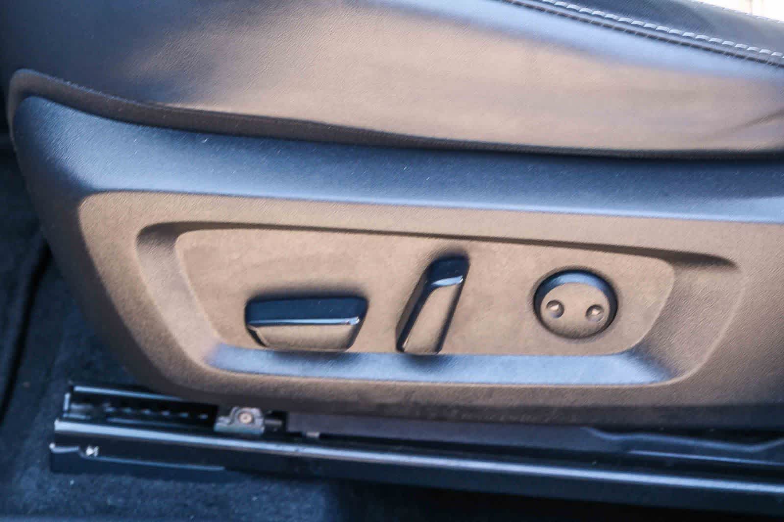 Thumbnail: 2024 Mitsubishi Outlander - 18