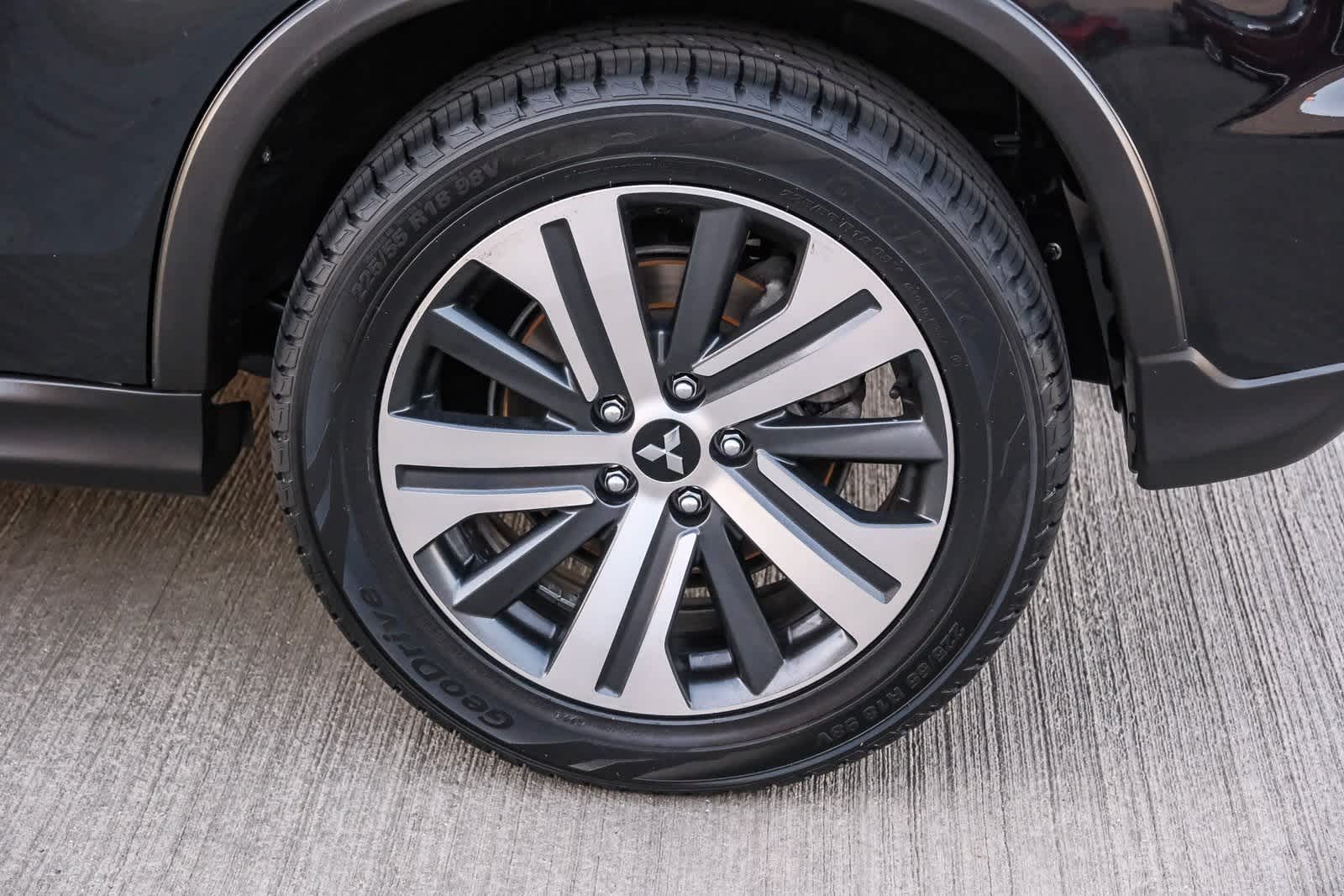 Thumbnail: 2023 Mitsubishi Outlander Sport - 10