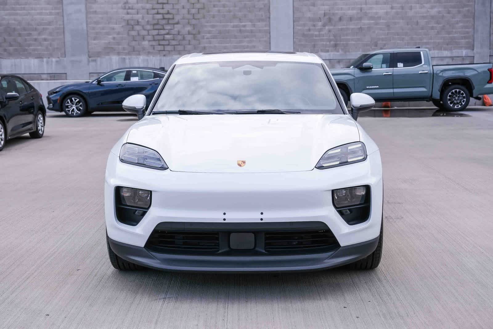 Thumbnail: 2024 Porsche Macan - 2