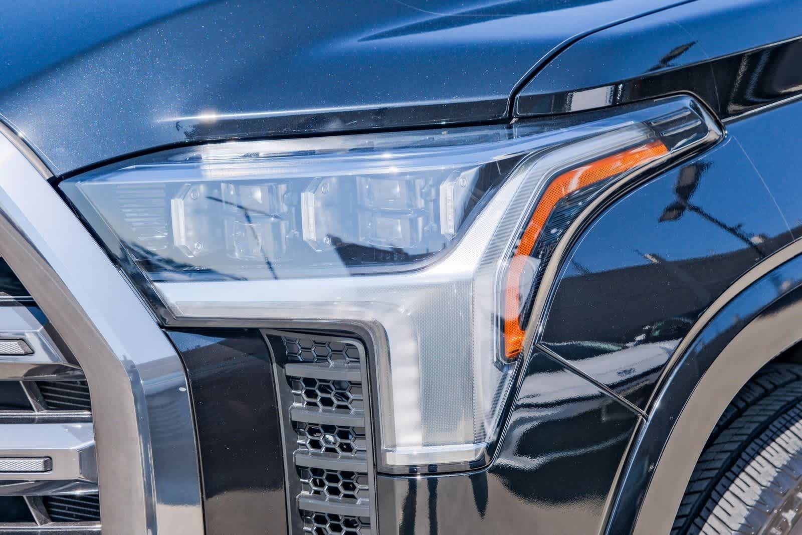 Thumbnail: 2022 Toyota Tundra - 10