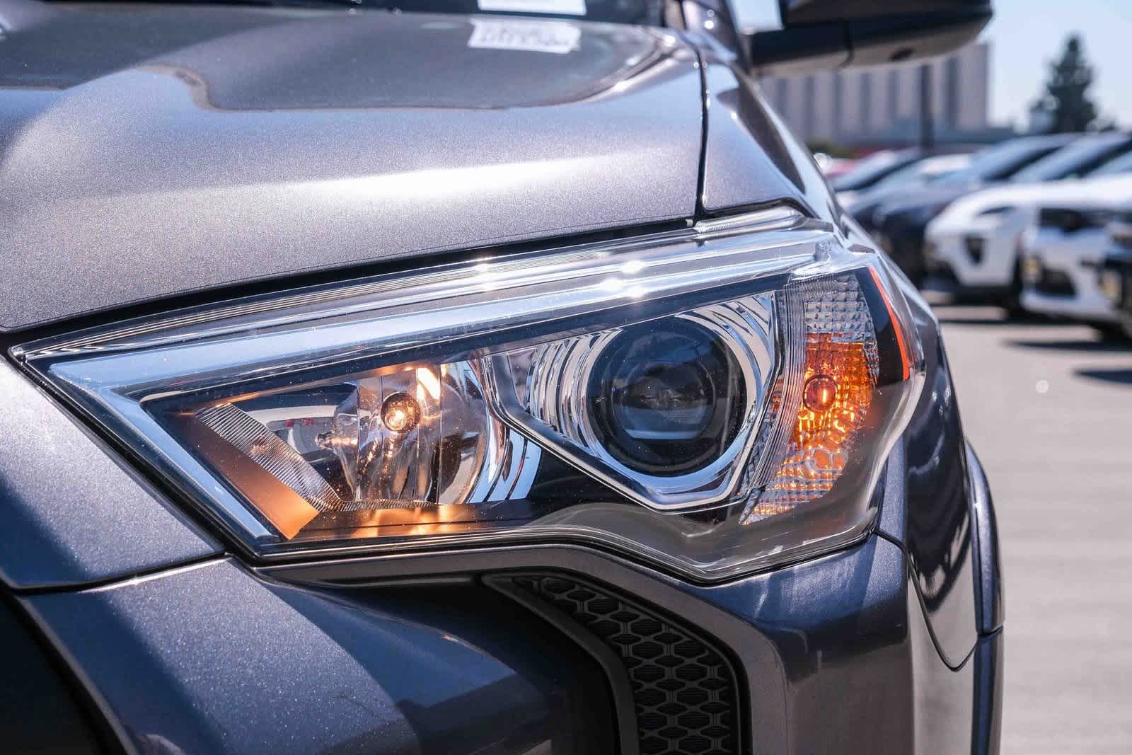 Thumbnail: 2022 Toyota 4Runner - 11