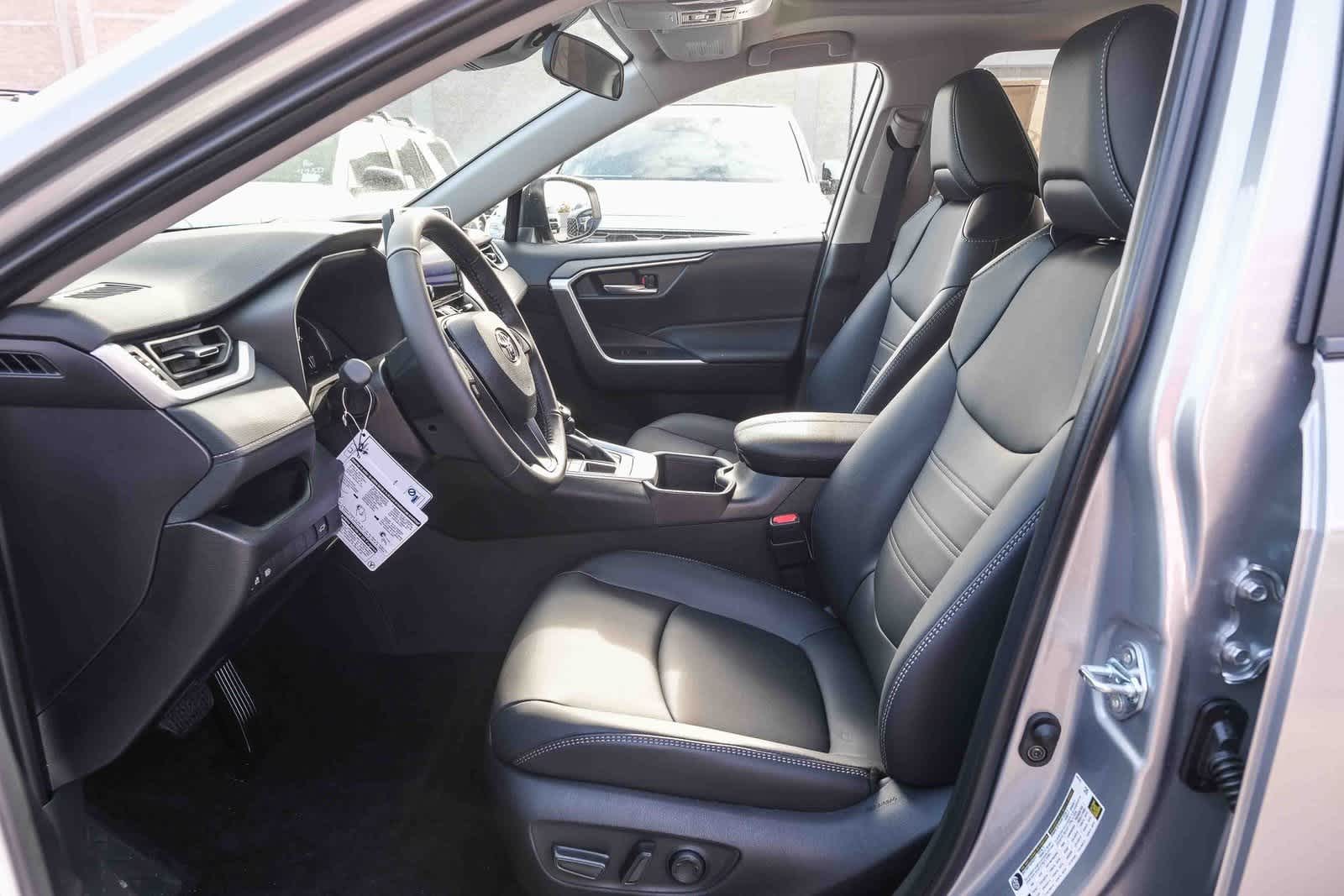 Thumbnail: 2025 Toyota RAV4 - 20