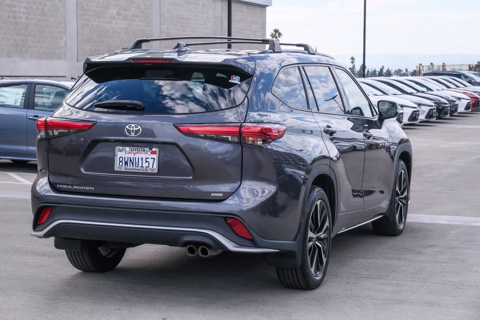 Thumbnail: 2021 Toyota Highlander - 4