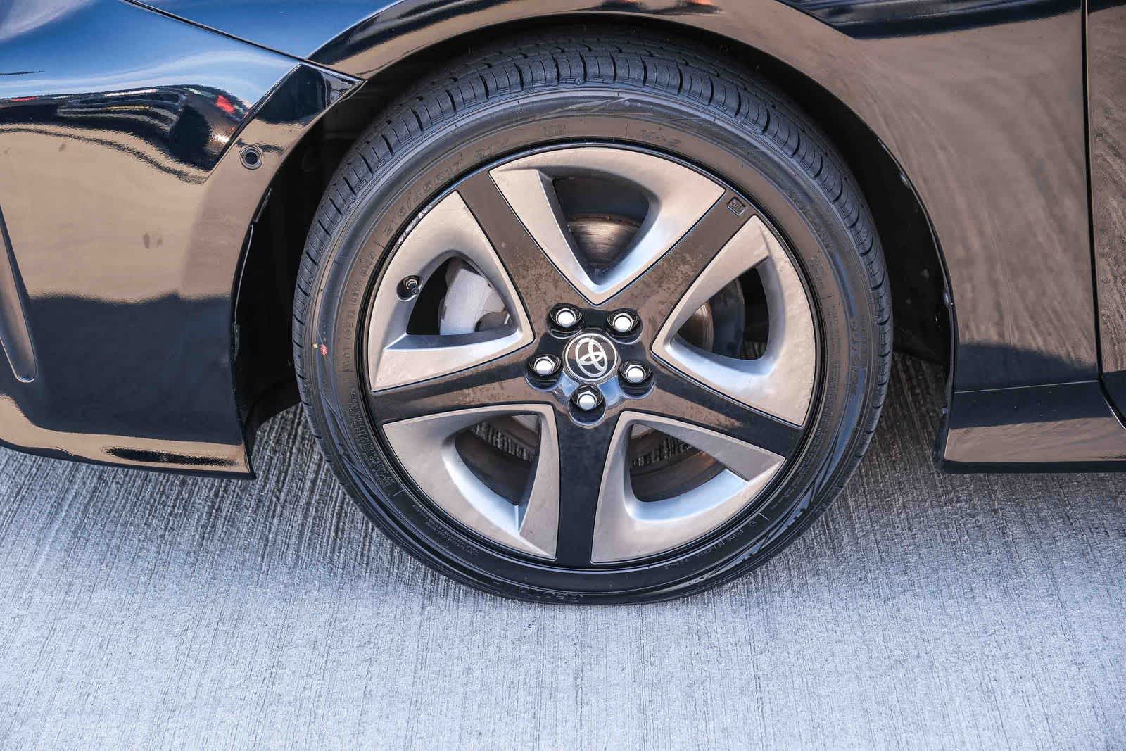Thumbnail: 2021 Toyota Prius - 10