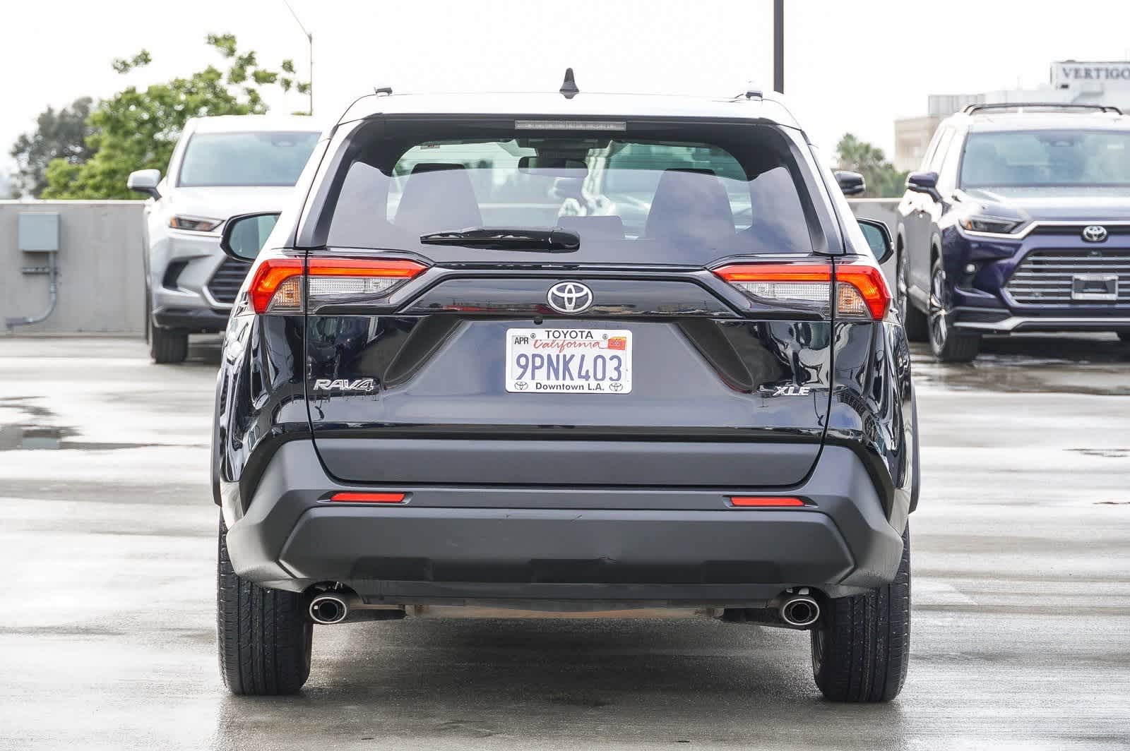 2022 Toyota RAV4 XLE 5