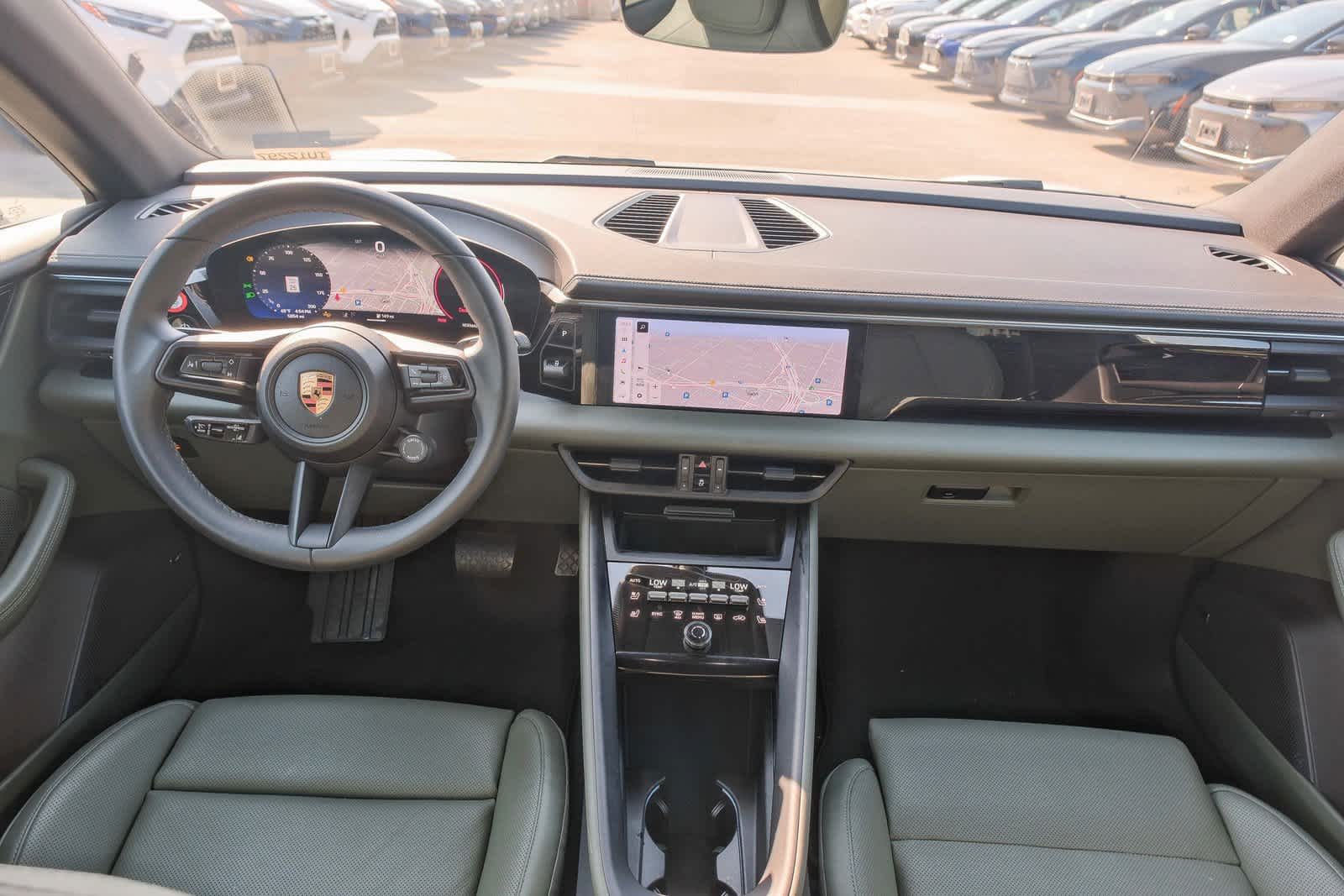 Thumbnail: 2024 Porsche Macan - 13