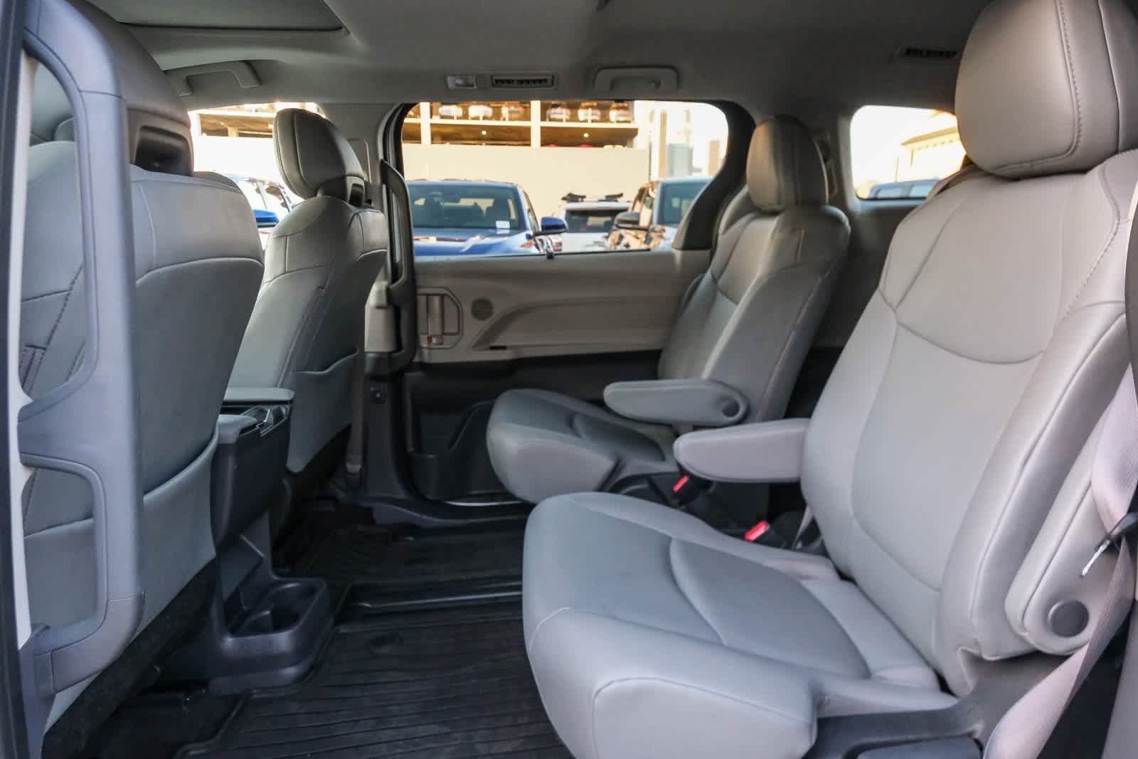 Thumbnail: 2024 Toyota Sienna - 17