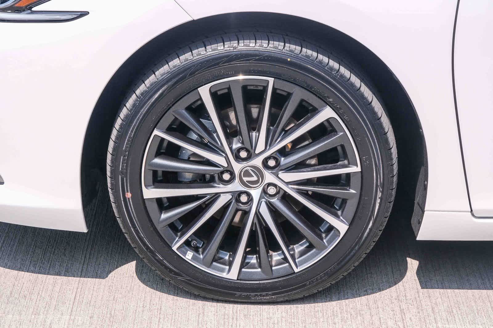 Thumbnail: 2025 Lexus ES - 10