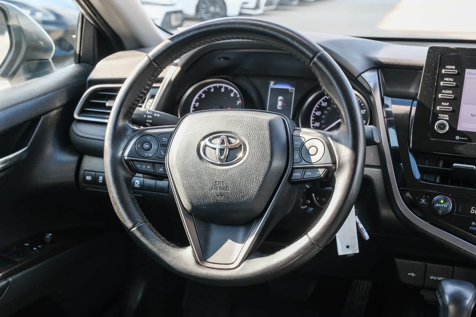 Thumbnail: 2022 Toyota Camry - 17