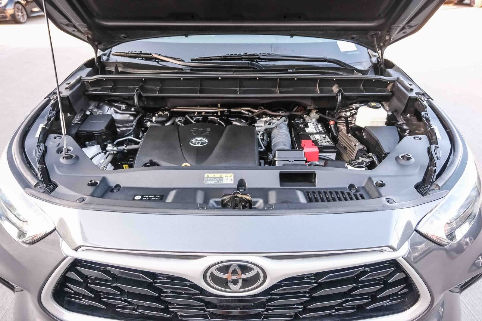 Thumbnail: 2022 Toyota Highlander - 27