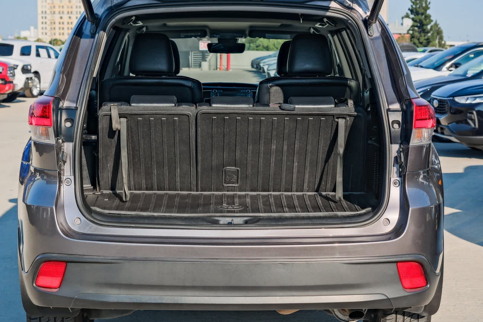Thumbnail: 2019 Toyota Highlander - 29