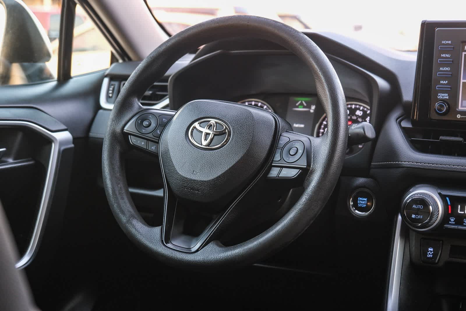 Thumbnail: 2022 Toyota RAV4 - 17