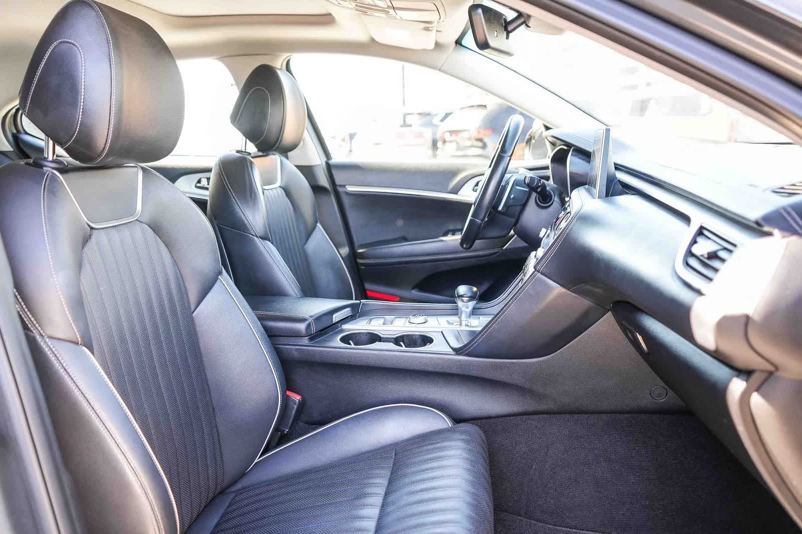 Thumbnail: 2019 Genesis G70 - 16