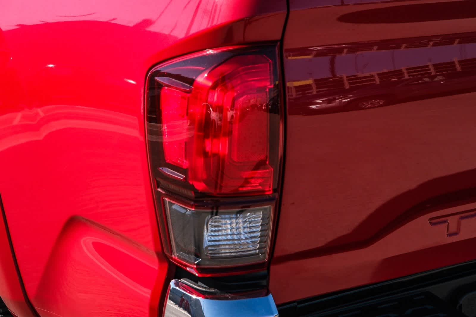 Thumbnail: 2020 Toyota Tacoma - 7