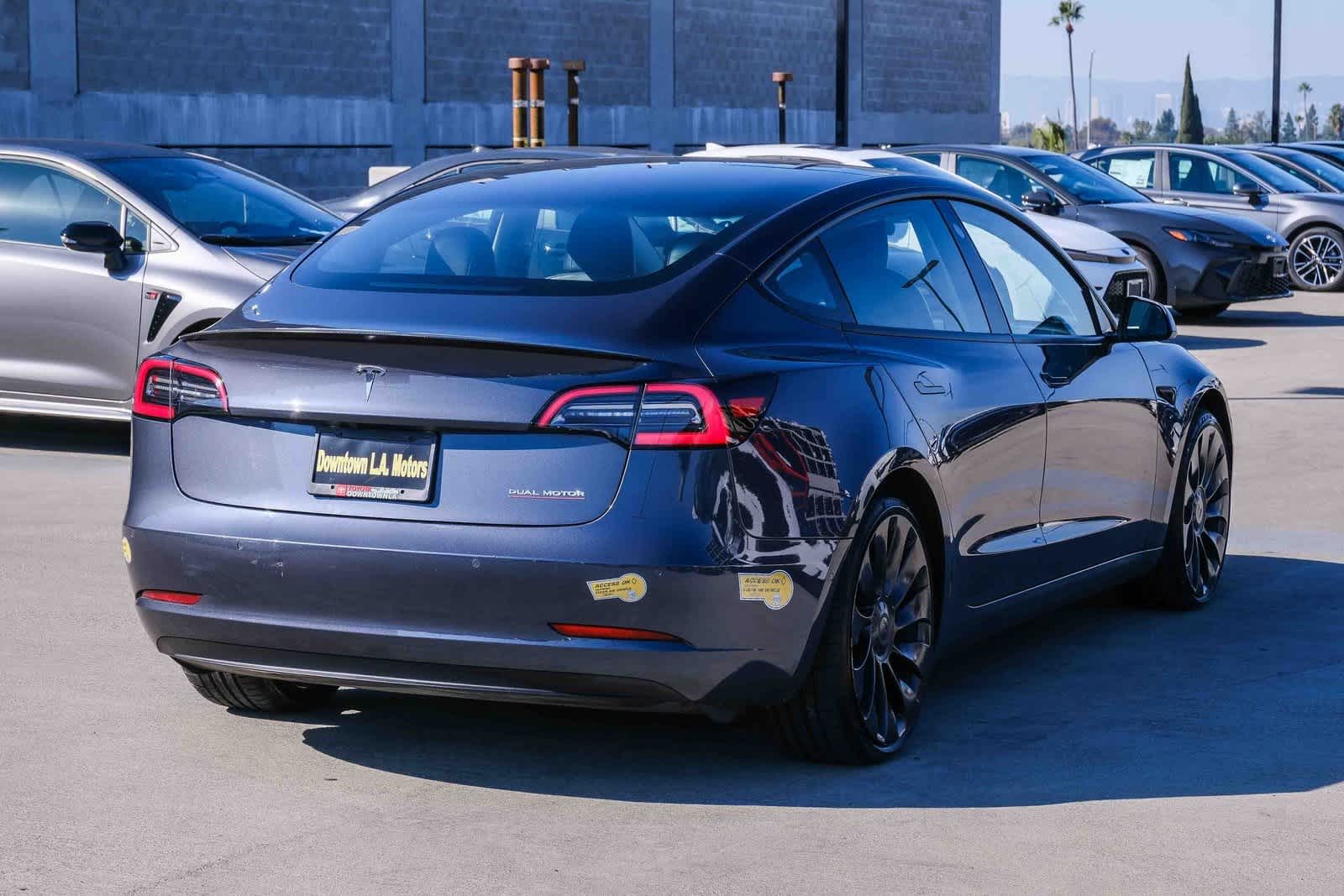 Thumbnail: 2022 Tesla Model 3 - 4