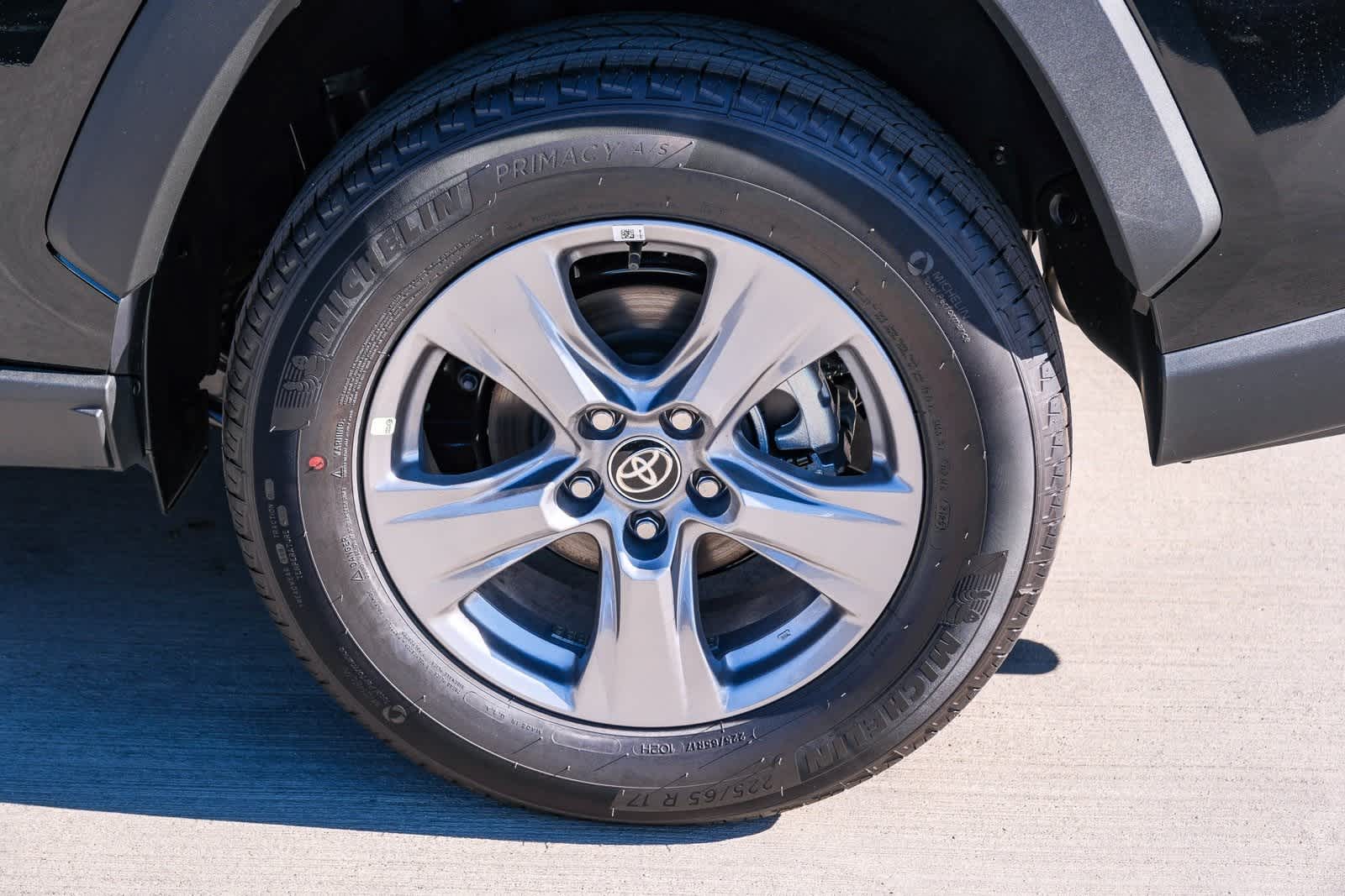 Thumbnail: 2025 Toyota RAV4 - 9