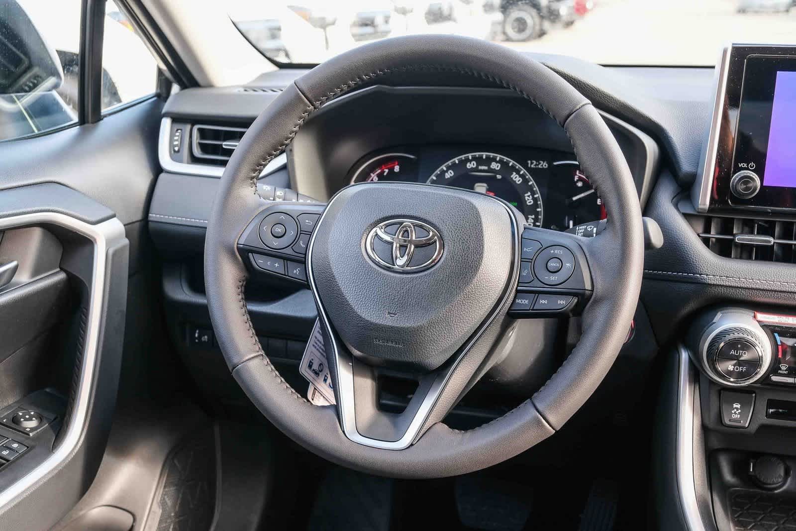 Thumbnail: 2025 Toyota RAV4 - 17