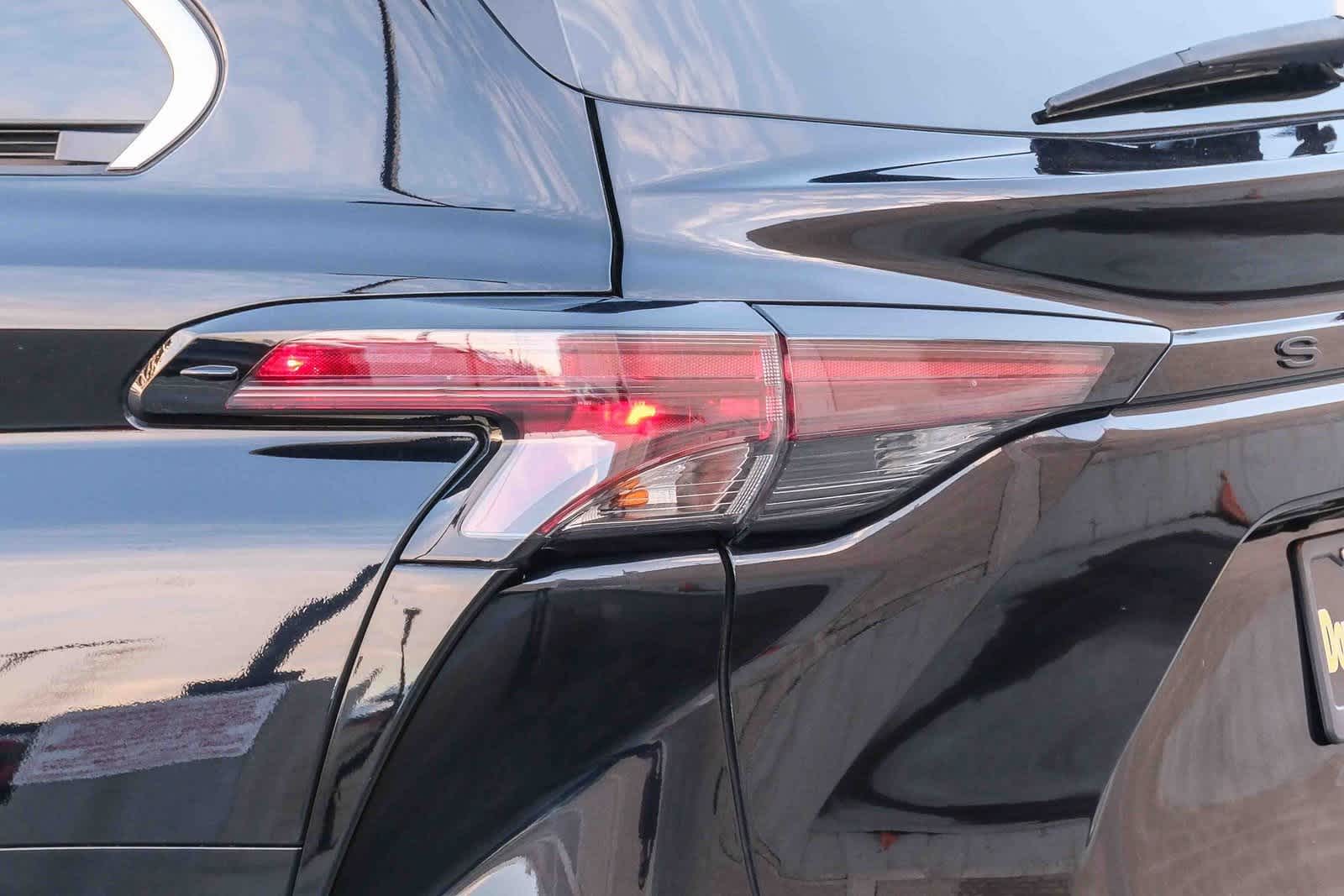 Thumbnail: 2024 Toyota Sienna - 6