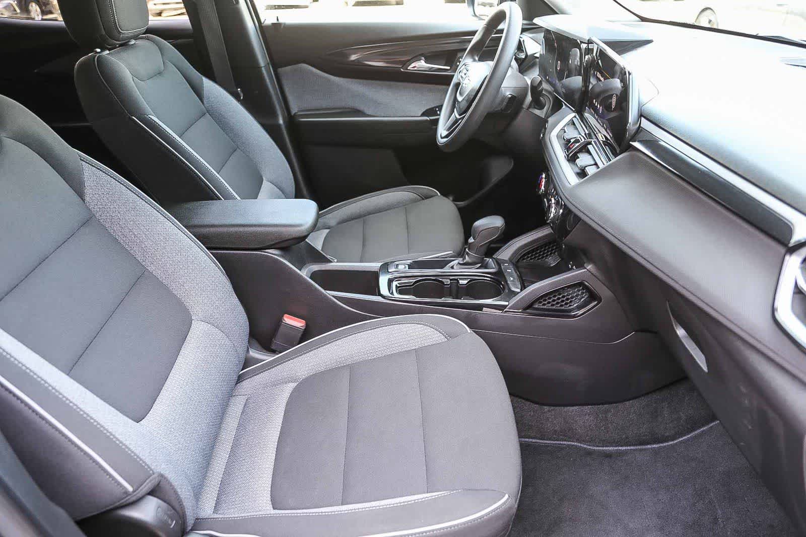 Thumbnail: 2024 Chevrolet TrailBlazer - 16