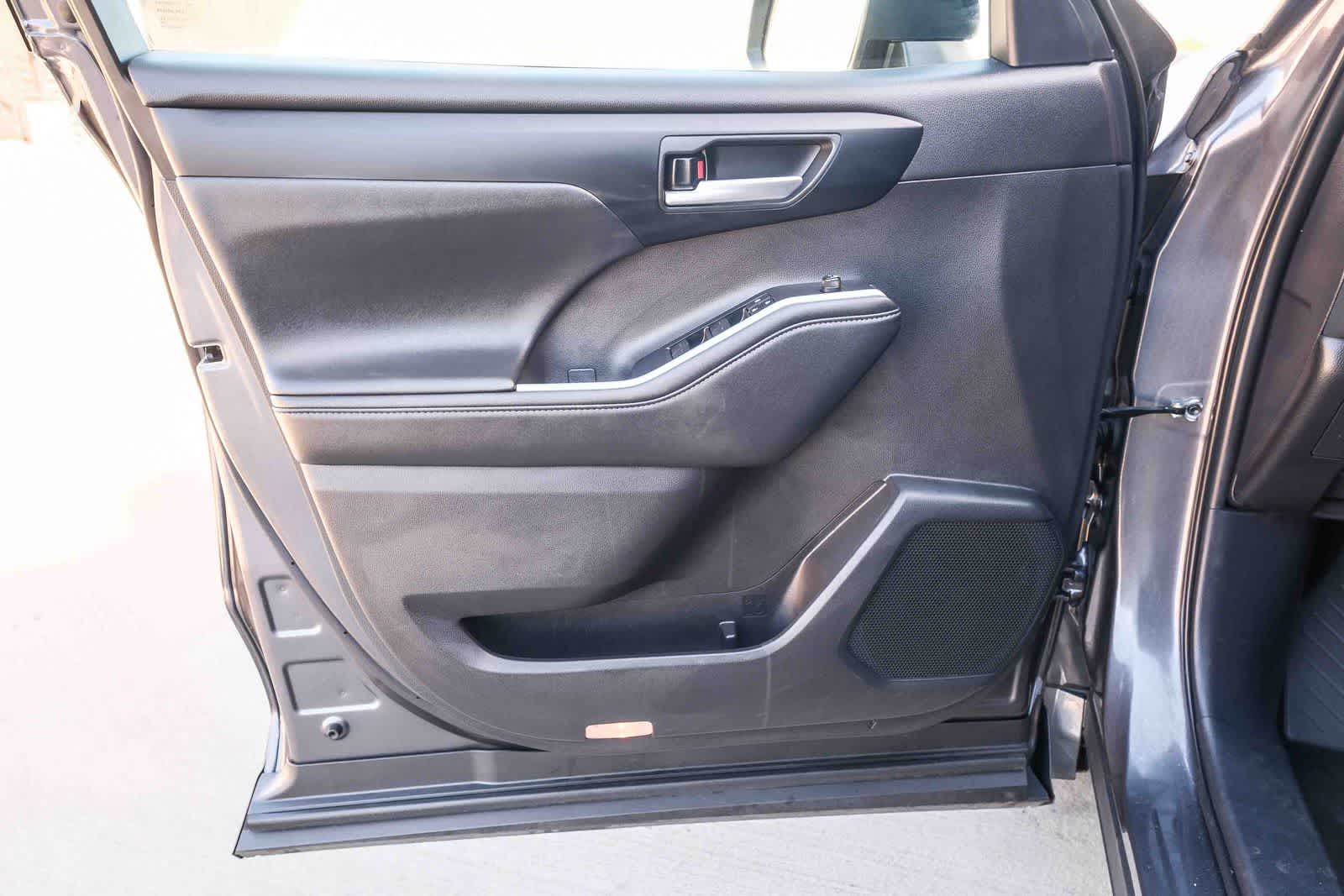 Thumbnail: 2025 Toyota Highlander - 22