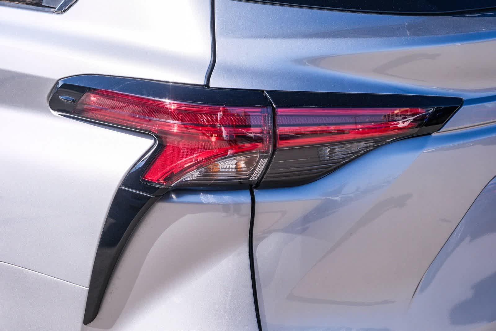 Thumbnail: 2022 Toyota Sienna - 7