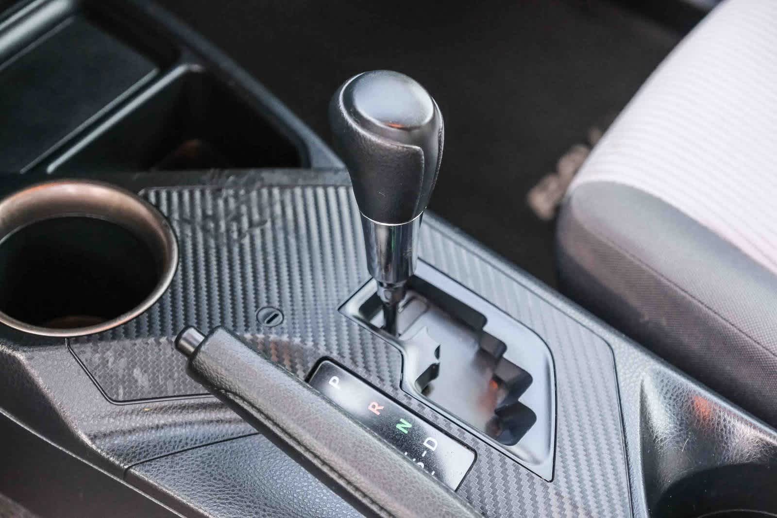 Thumbnail: 2015 Toyota RAV4 - 19