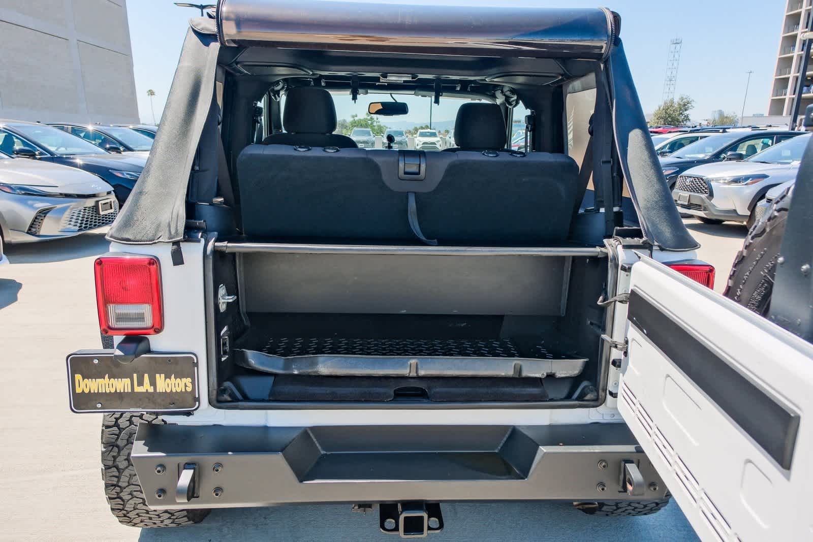 Thumbnail: 2015 Jeep Wrangler - 27
