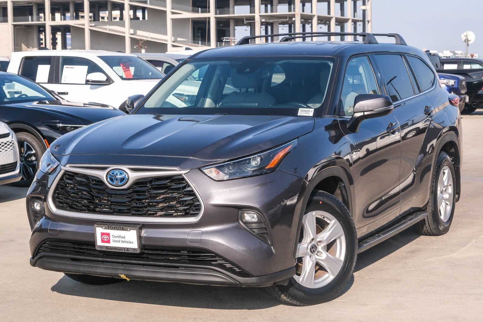 Thumbnail: 2022 Toyota Highlander - 1