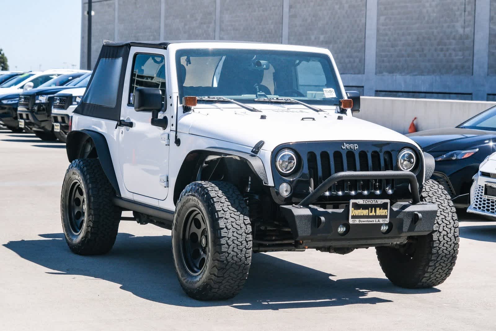 Thumbnail: 2015 Jeep Wrangler - 3