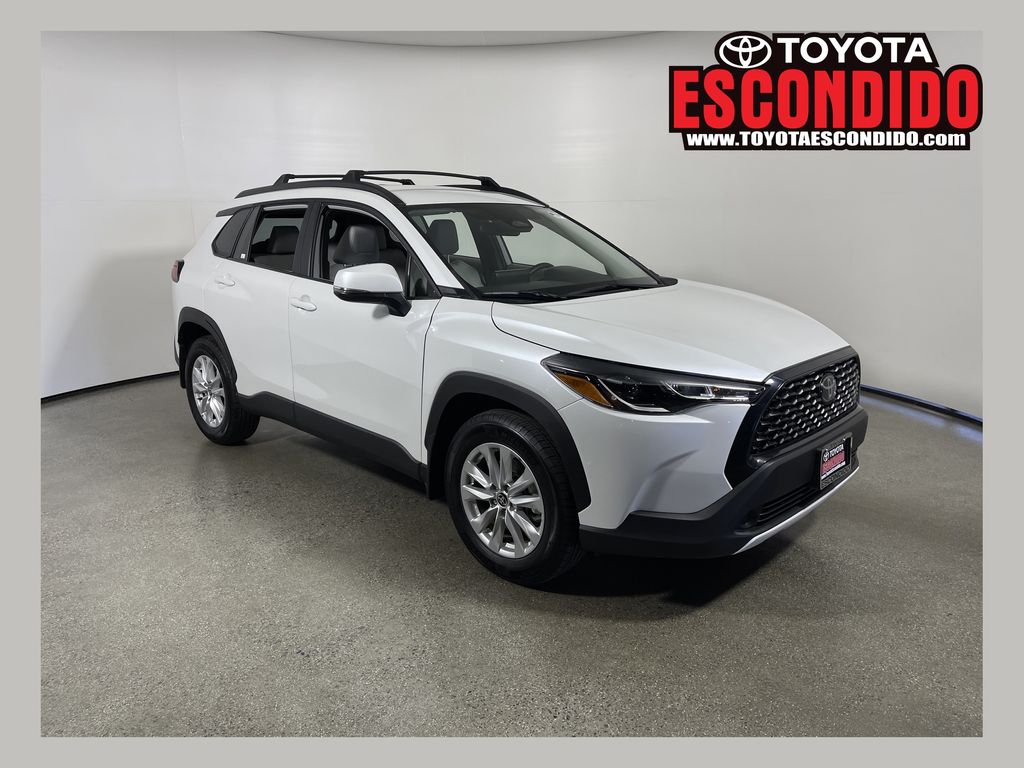 2024 Toyota Corolla Cross LE FWD's photo