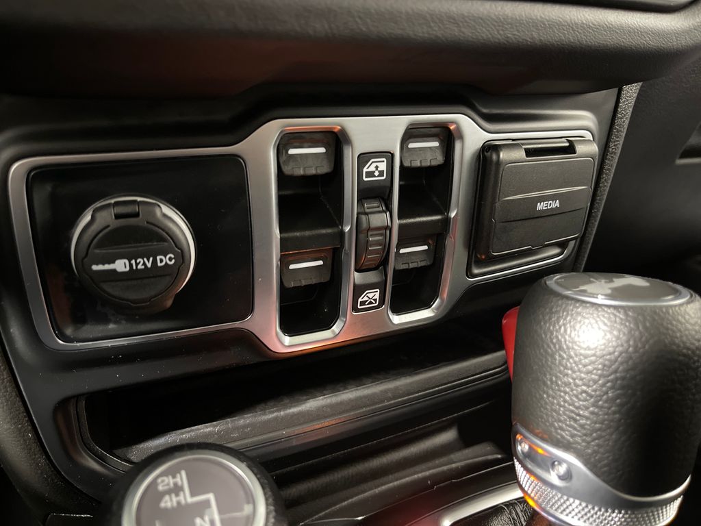 2025 Jeep Wrangler 4-Door Sahara - Photo 30