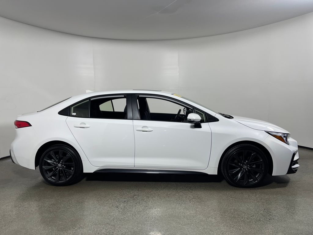2024 Toyota Corolla XLE LE Premium SE photo 2