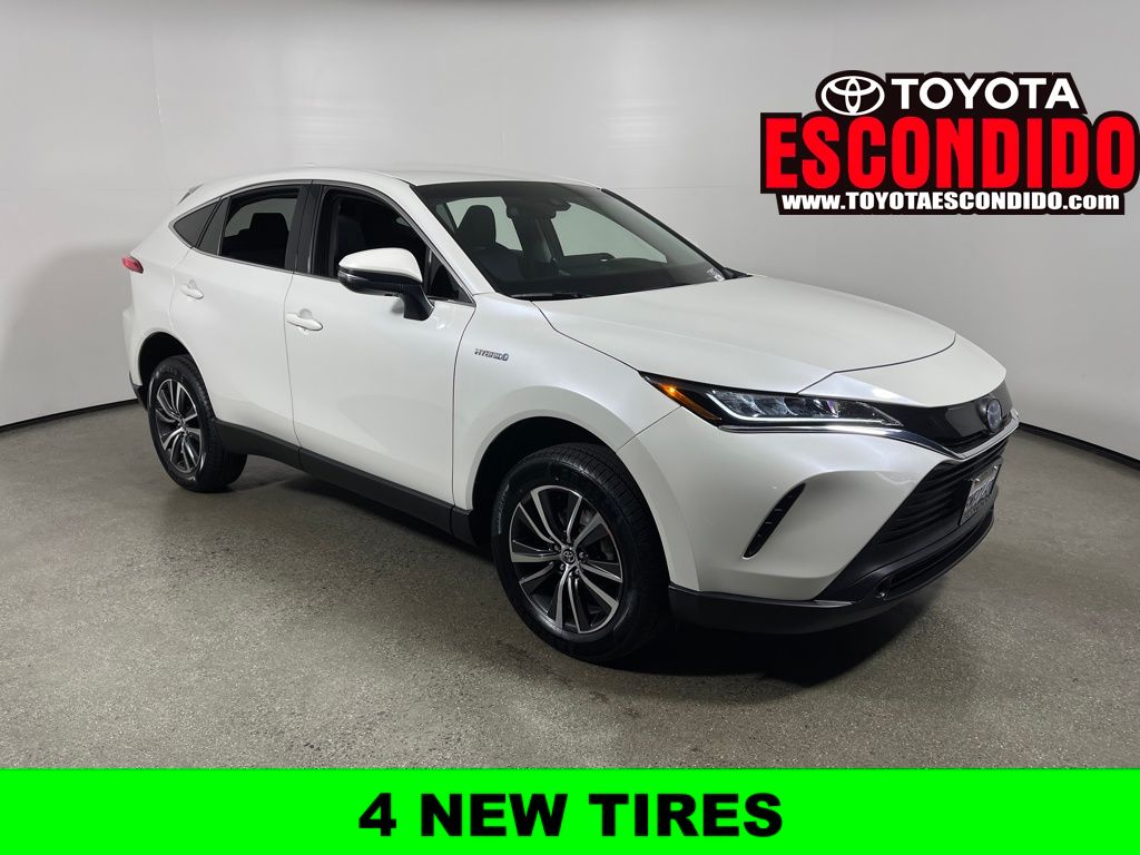 2021 Toyota Venza LE's photo