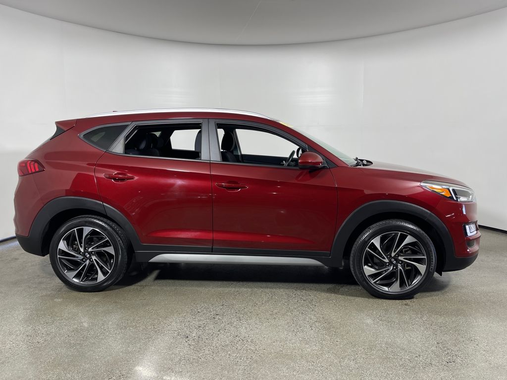 2020 Hyundai Tucson Sport photo 2