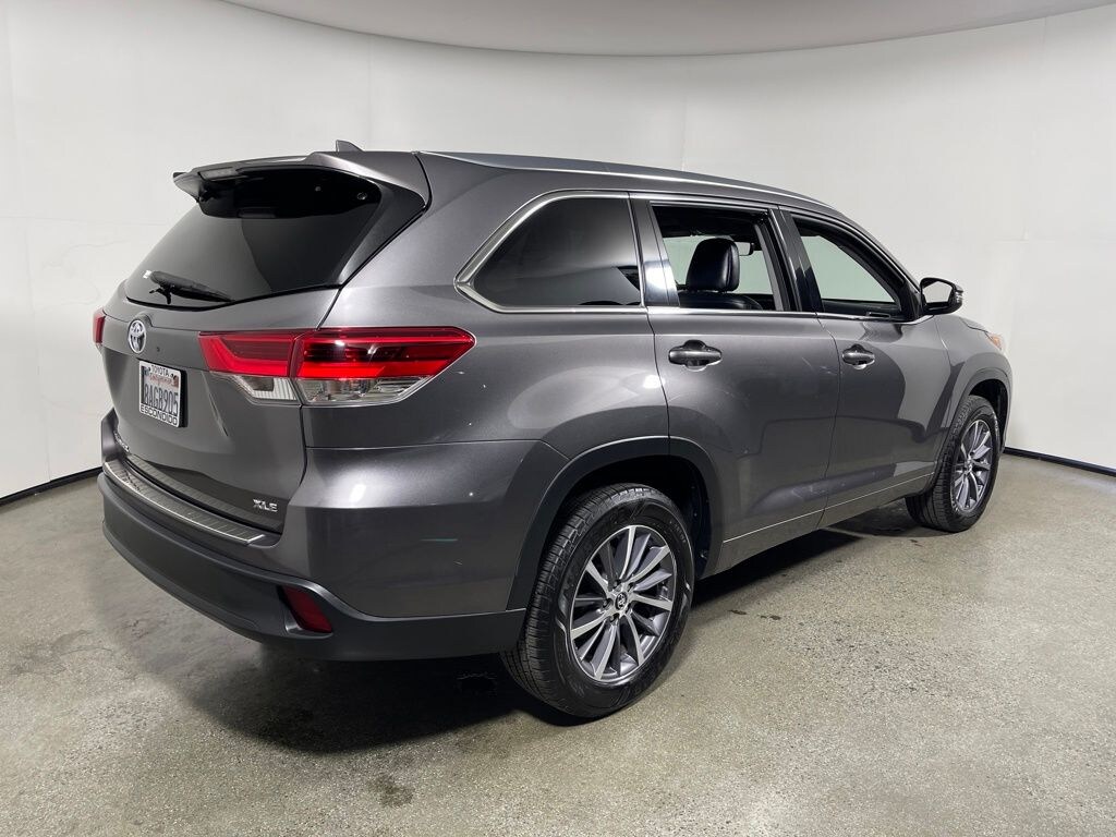 Certified 2017 Toyota Highlander SUV