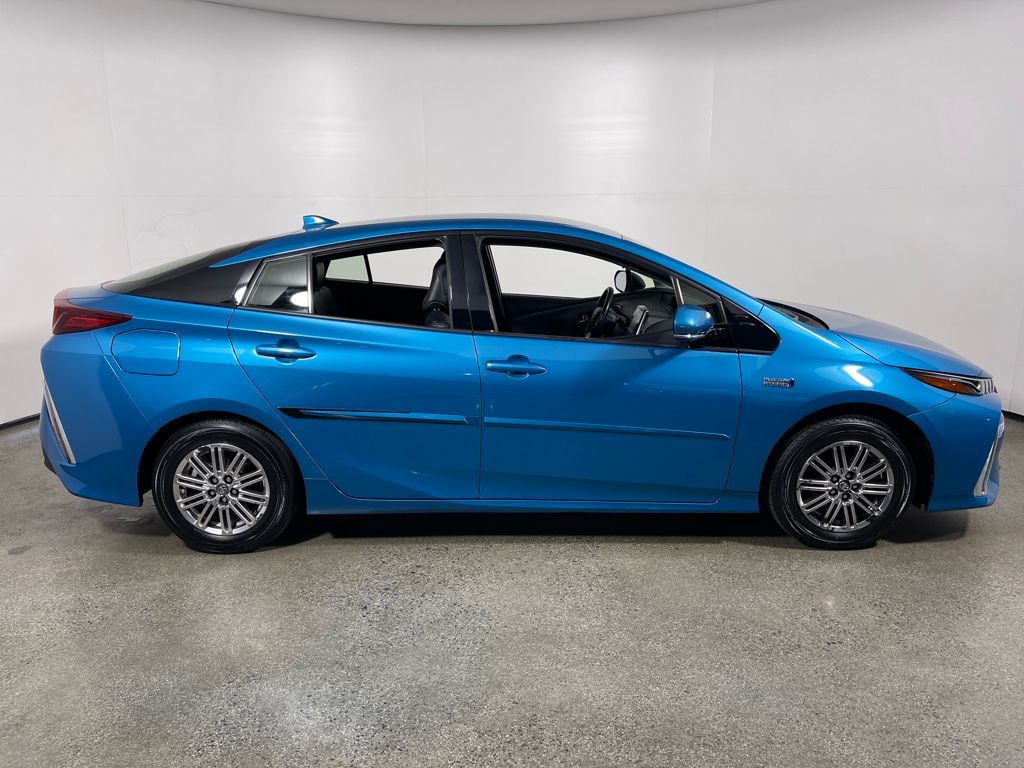 2018 Toyota Prius Prime photo 2
