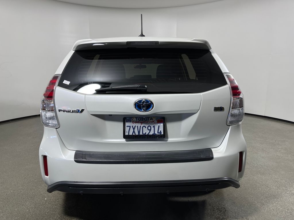 2017 Toyota Prius V photo 4