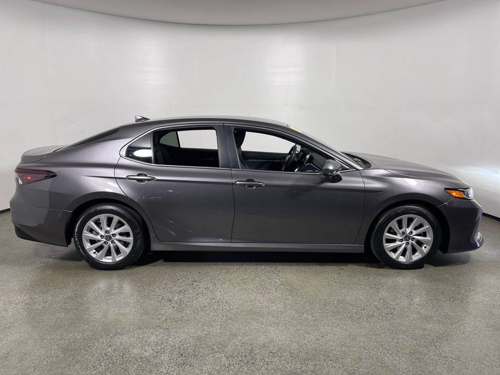 2023 Toyota Camry LE photo 2