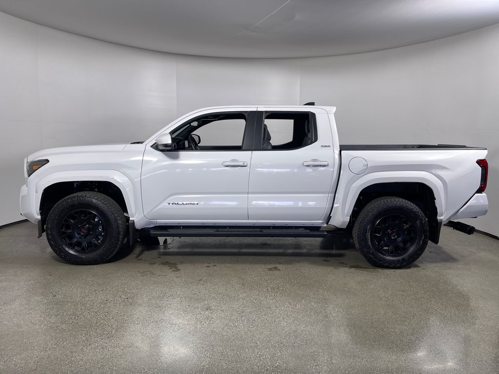 2026 Toyota Tacoma SR5 - Photo 6