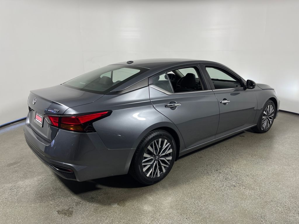2024 Nissan Altima 2.5 SV photo 3