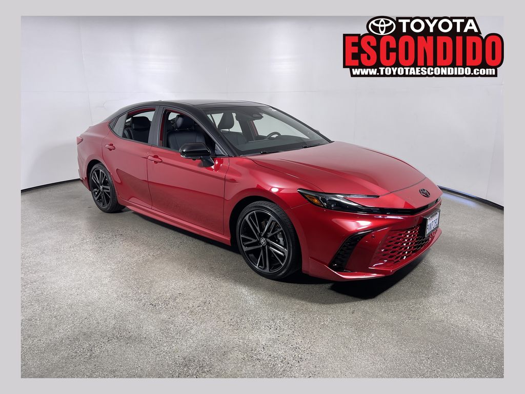 2025 Toyota Camry XSE Hybrid's photo