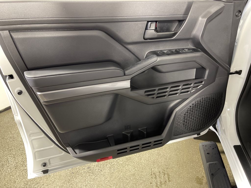 2026 Toyota Tacoma SR5 - Photo 17