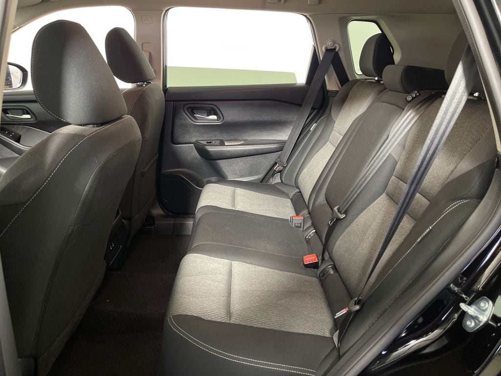 2025 Nissan Rogue SV - Photo 13